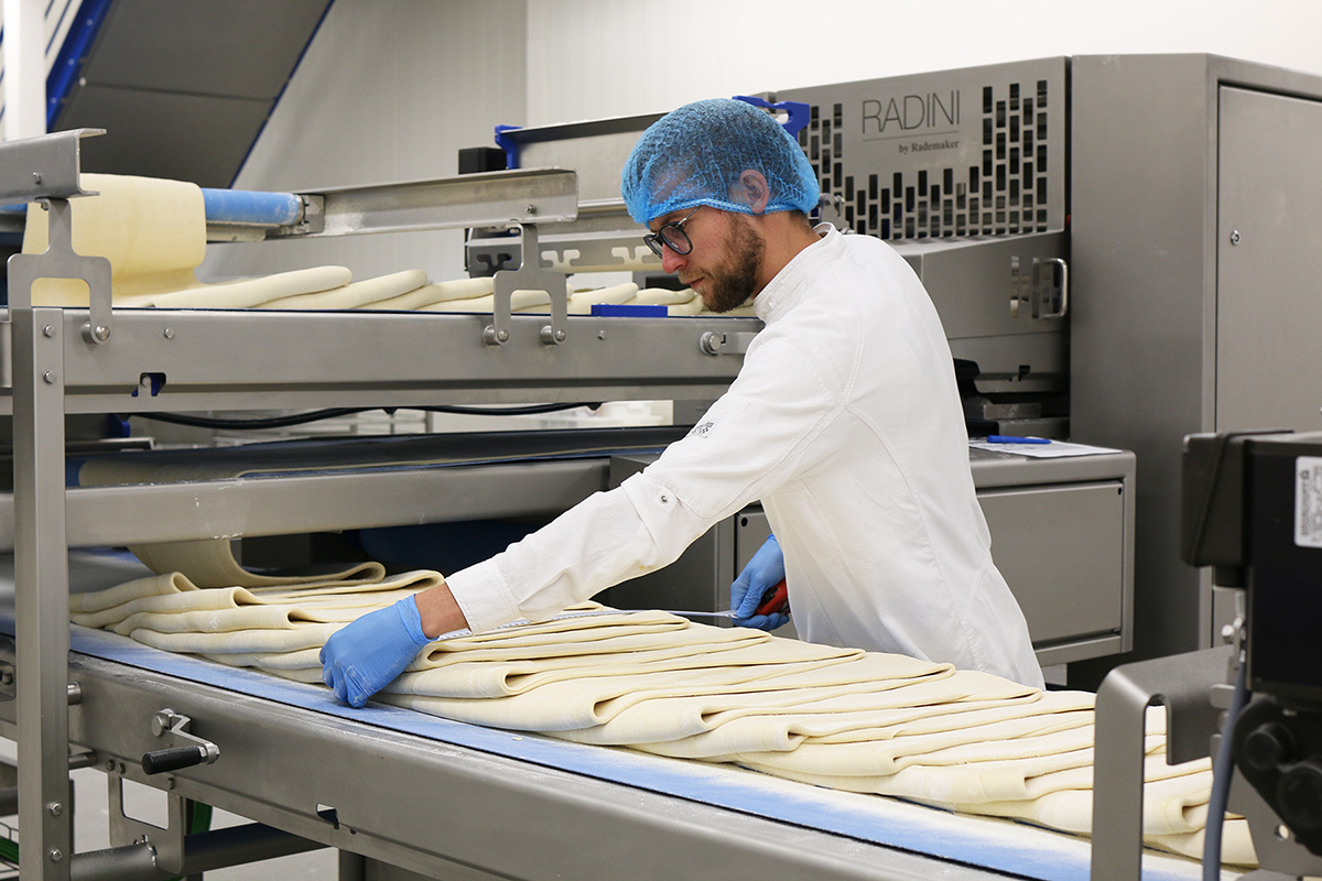 Radini_Laminator_laminated_dough2