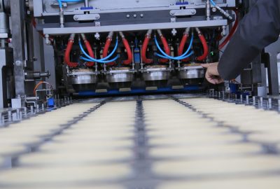 Pressing for 3 or 4 inch pie Pressing for 3 or 4 inch pie